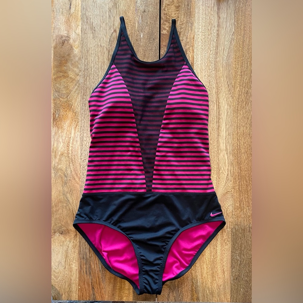 Nike Swimsuit Women’s One Piece